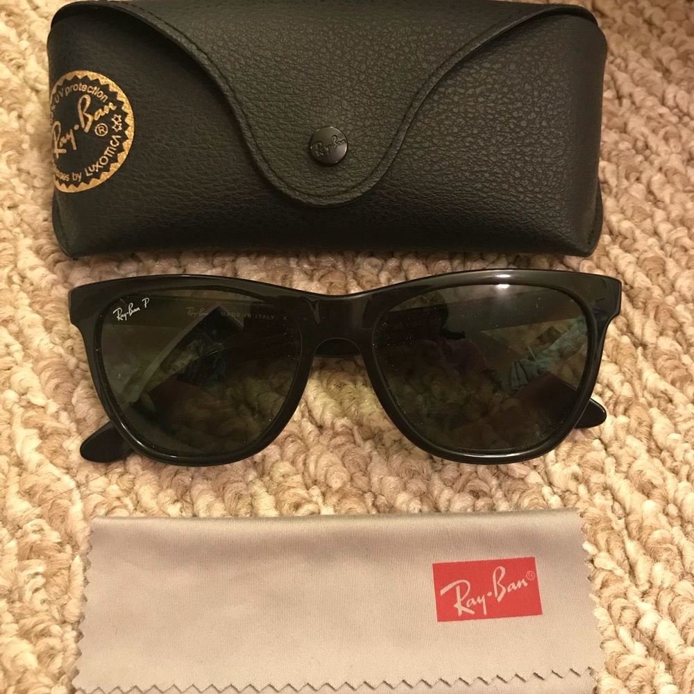 RAYBAN WAYFARERS- POLARIZED